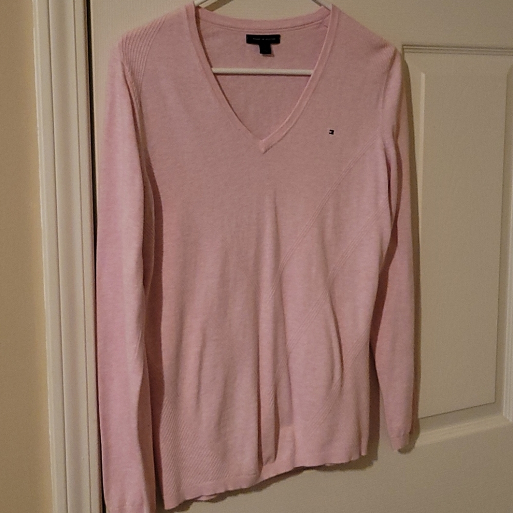 Tommy Hilfiger light pink sweater. Size M